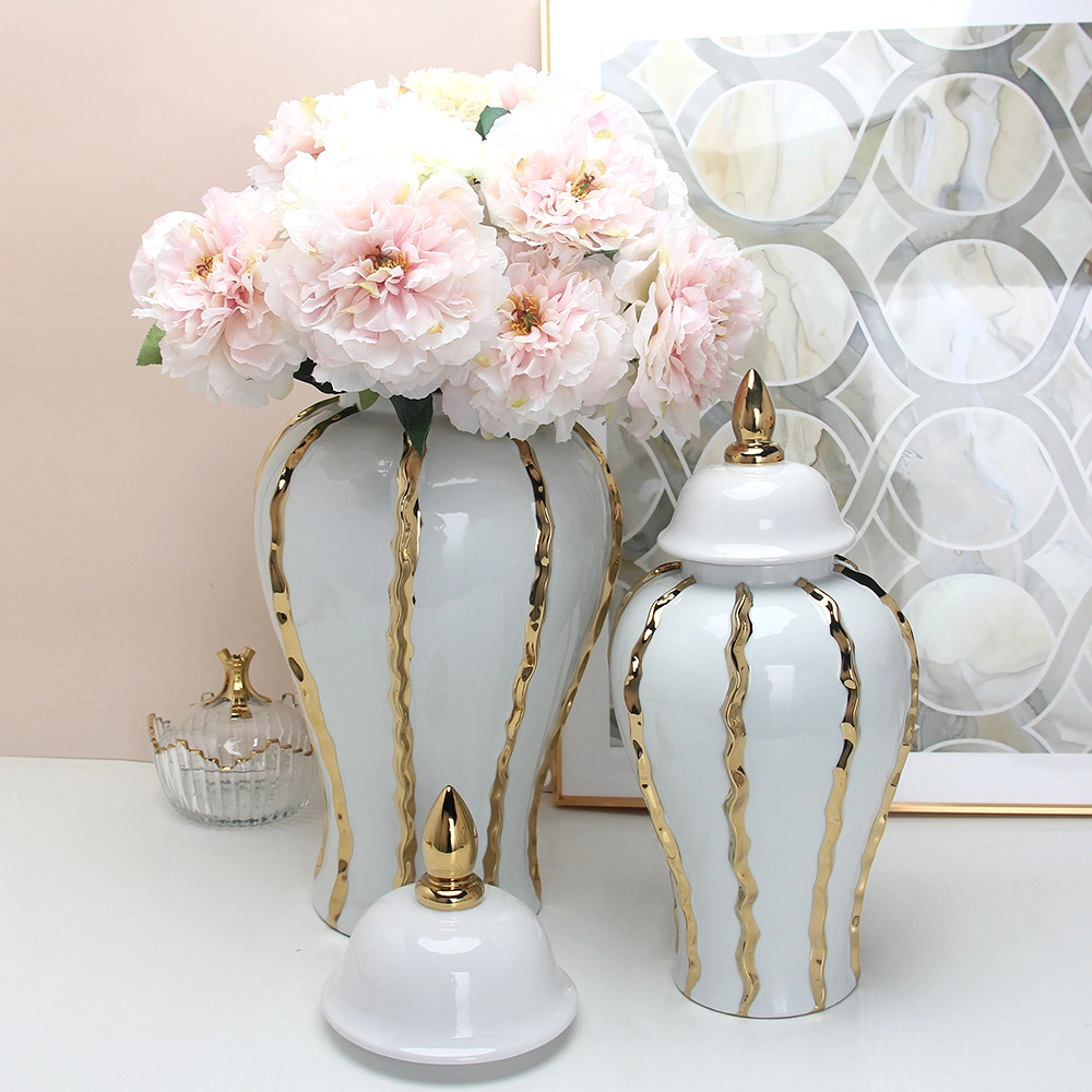 J200 Luxury Indoor Ornament Ceramic Vase Wholesale Home Decor Gold and White Ginger Jar with Lid